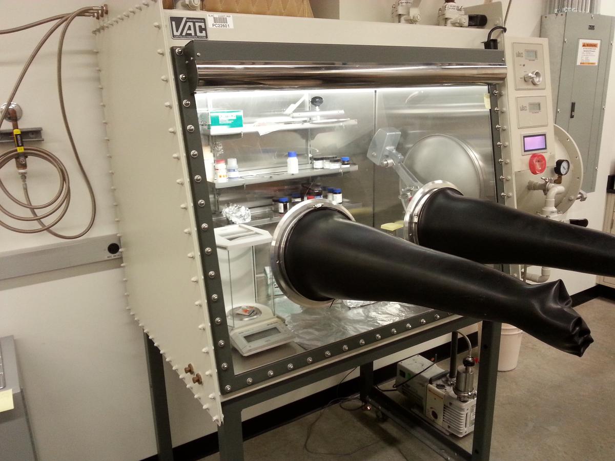 Nitrogen-filled glove box used for crystal growth preparation